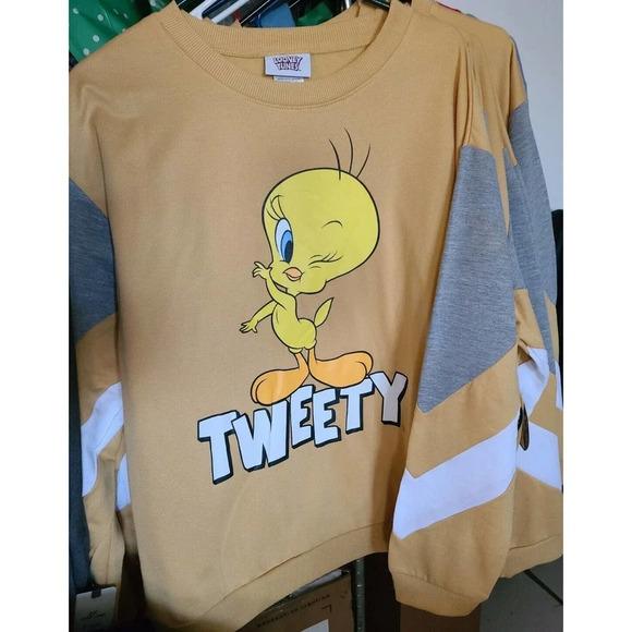New Women’s Junior Fit Tweety Bird Sweatshirt Size Medium (7/9) Yellow (K) - Picture 3 of 3